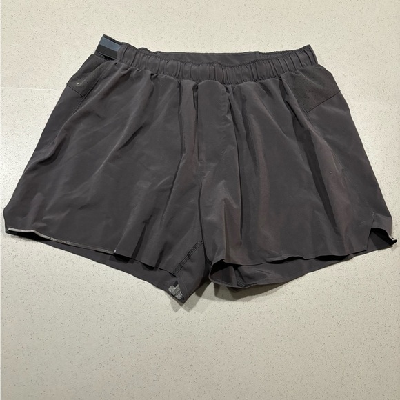 Men’s Black Lululemon Running Shorts Size M Gym Training 4” Inseam - Picture 3 of 4